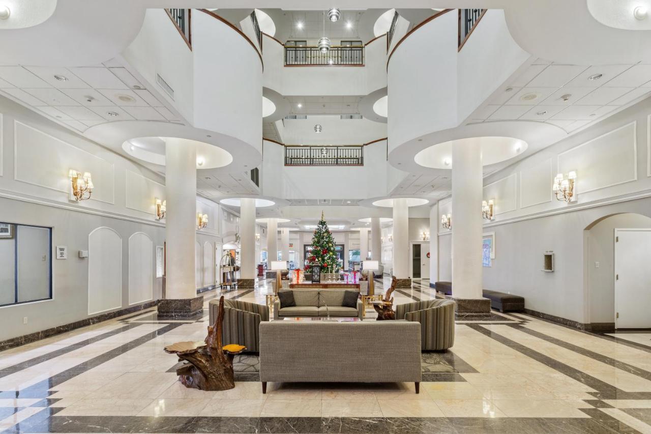 Hotel Wyndham Garden Baronne Plaza New Orleans Esterno foto