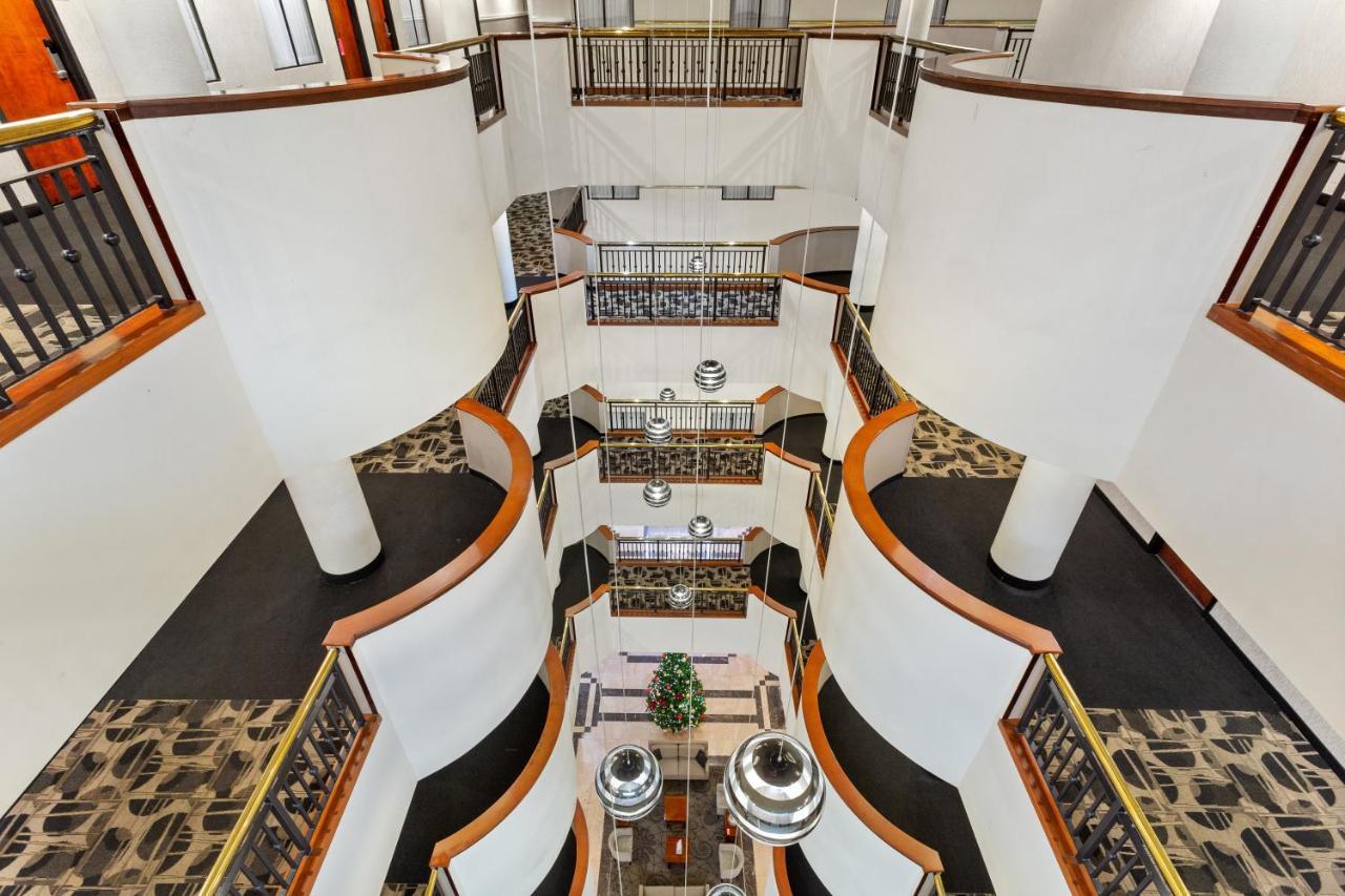 Hotel Wyndham Garden Baronne Plaza New Orleans Esterno foto