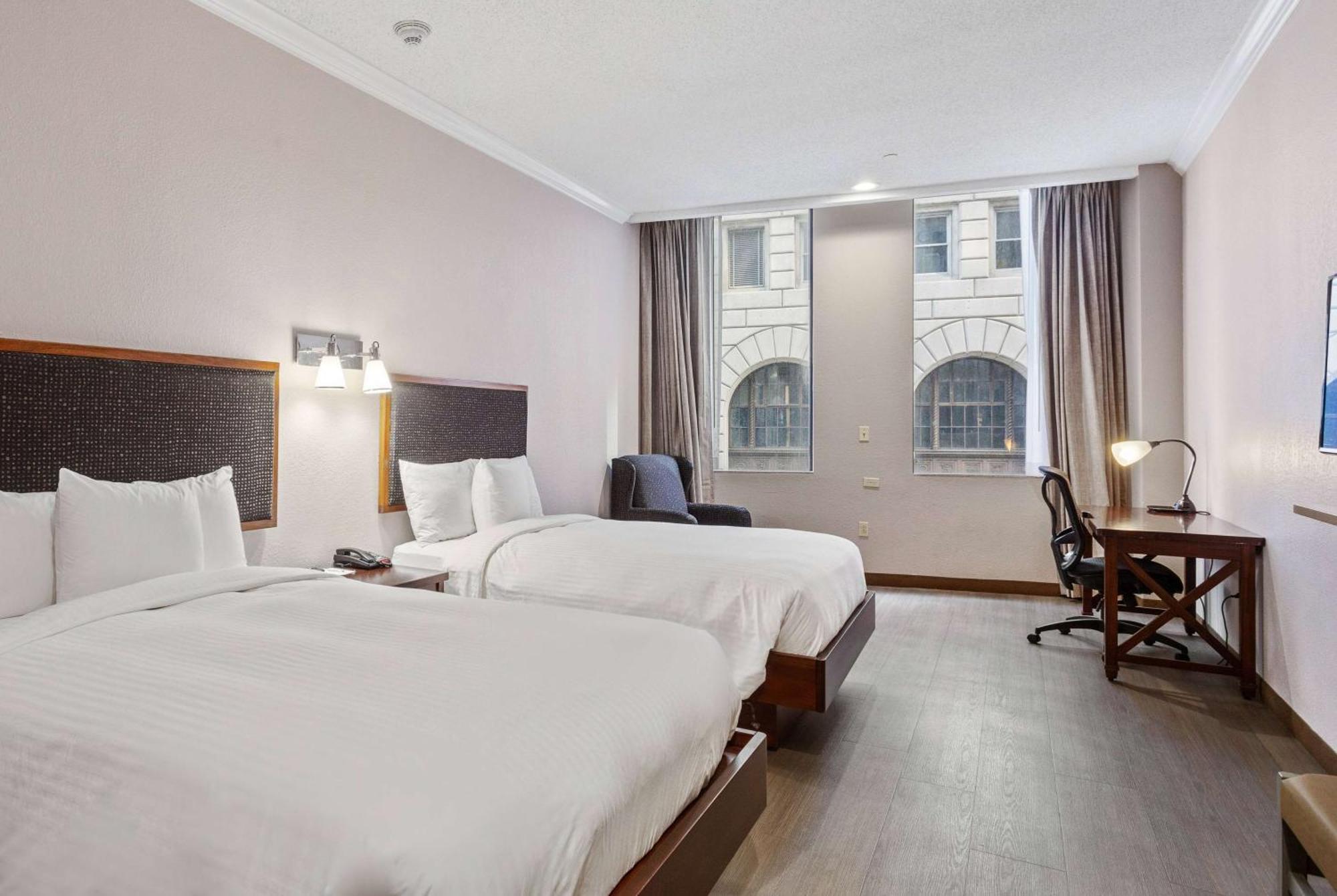 Hotel Wyndham Garden Baronne Plaza New Orleans Esterno foto