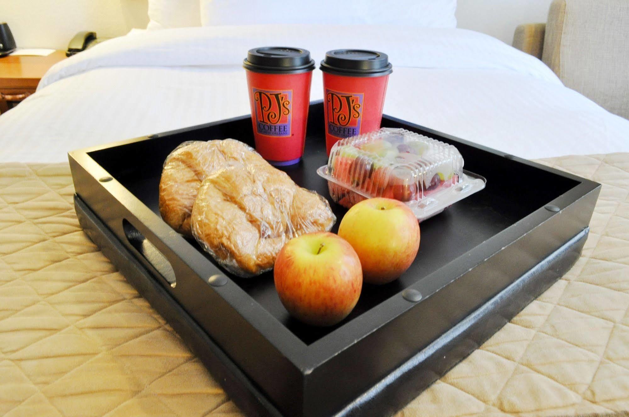 Hotel Wyndham Garden Baronne Plaza New Orleans Esterno foto